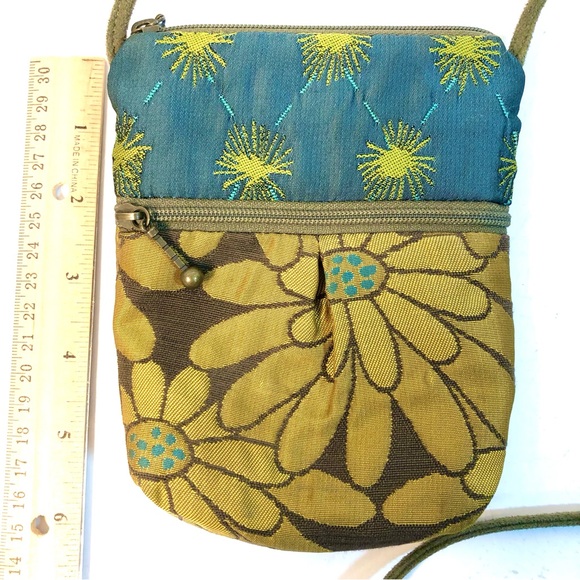 MARUCA 6x5 Crossbody Purse Floral Pattern - Picture 3 of 5